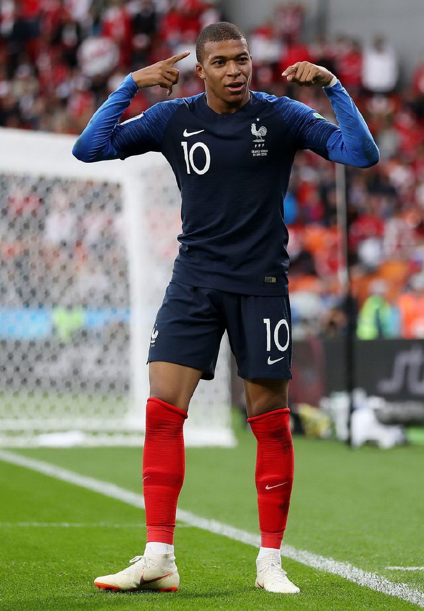 足球报：铁人引进邦本宜裕是庄毅慧眼识珠，明年续约问题不大（足球报：庄毅慧眼促成铁人签下邦本宜裕，明年续约基本无忧）