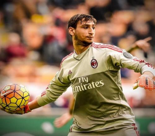 06年季后赛抢7大战科比第四节拒出手引争议（2006季后赛抢七战科比末节不出手引发争议）