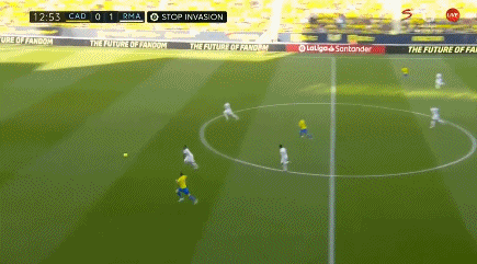 仅次于拉莫斯和魔笛，佩里西奇是欧冠打入点球第三年长的球员（佩里西奇位列拉莫斯、魔笛之后，成欧冠点球破门第三年长球员）