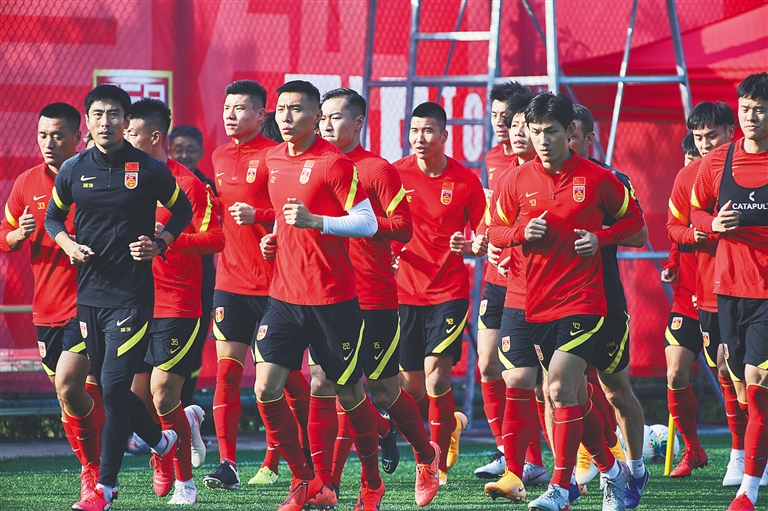 12 次出手，拿了 38 分（仅12次出手砍下38分）