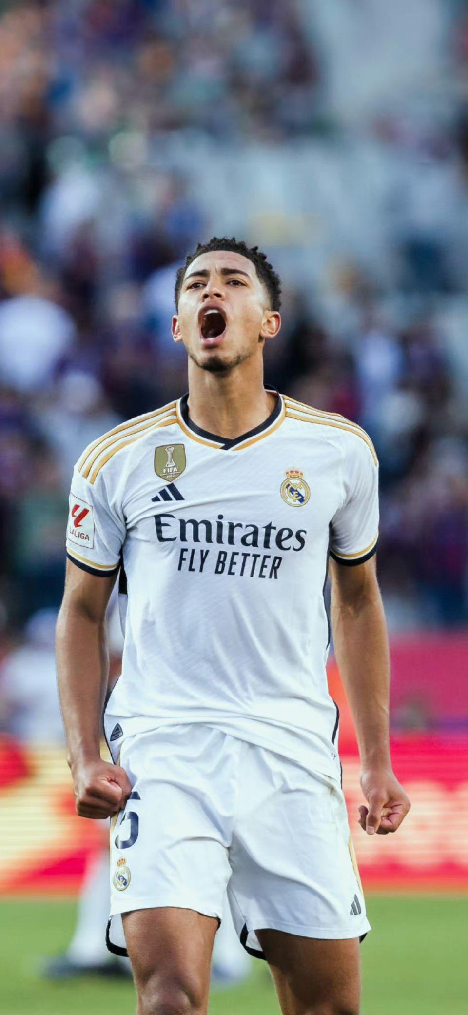 看台嘘声不断，不是因为输球（看台嘘声此起彼伏，原因不在输球）