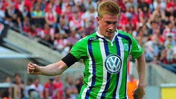 国乒输单打！王皓盯着王楚钦心事重重，梁靖崑技不如人：没好办法（国乒单打失利！王皓望向王楚钦愁绪难掩，梁靖崑技逊一筹：无计可施）