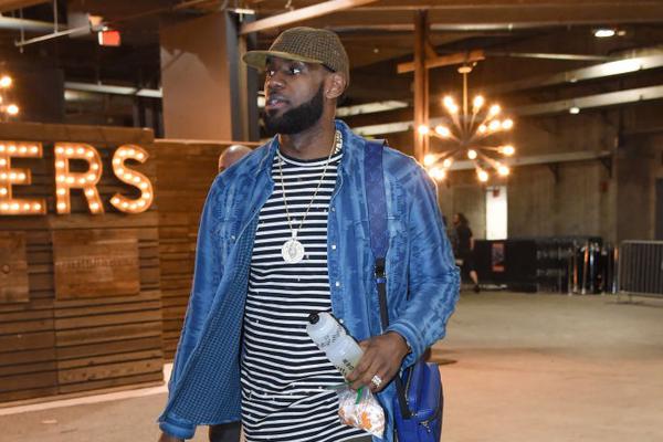 昔日弟子梅西、布斯克茨、阿尔巴美职联夺冠，恩里克表示祝贺（梅西、布斯克茨、阿尔巴问鼎美职联，恩里克送上祝贺）