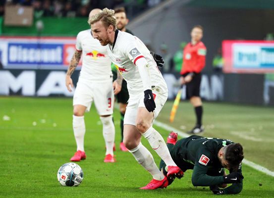 恩佐：蓝军是英超和欧冠有力竞争者；希望阿根廷能卫冕世界杯（恩佐：切尔西有实力争夺英超与欧冠，盼阿根廷卫冕世界杯）