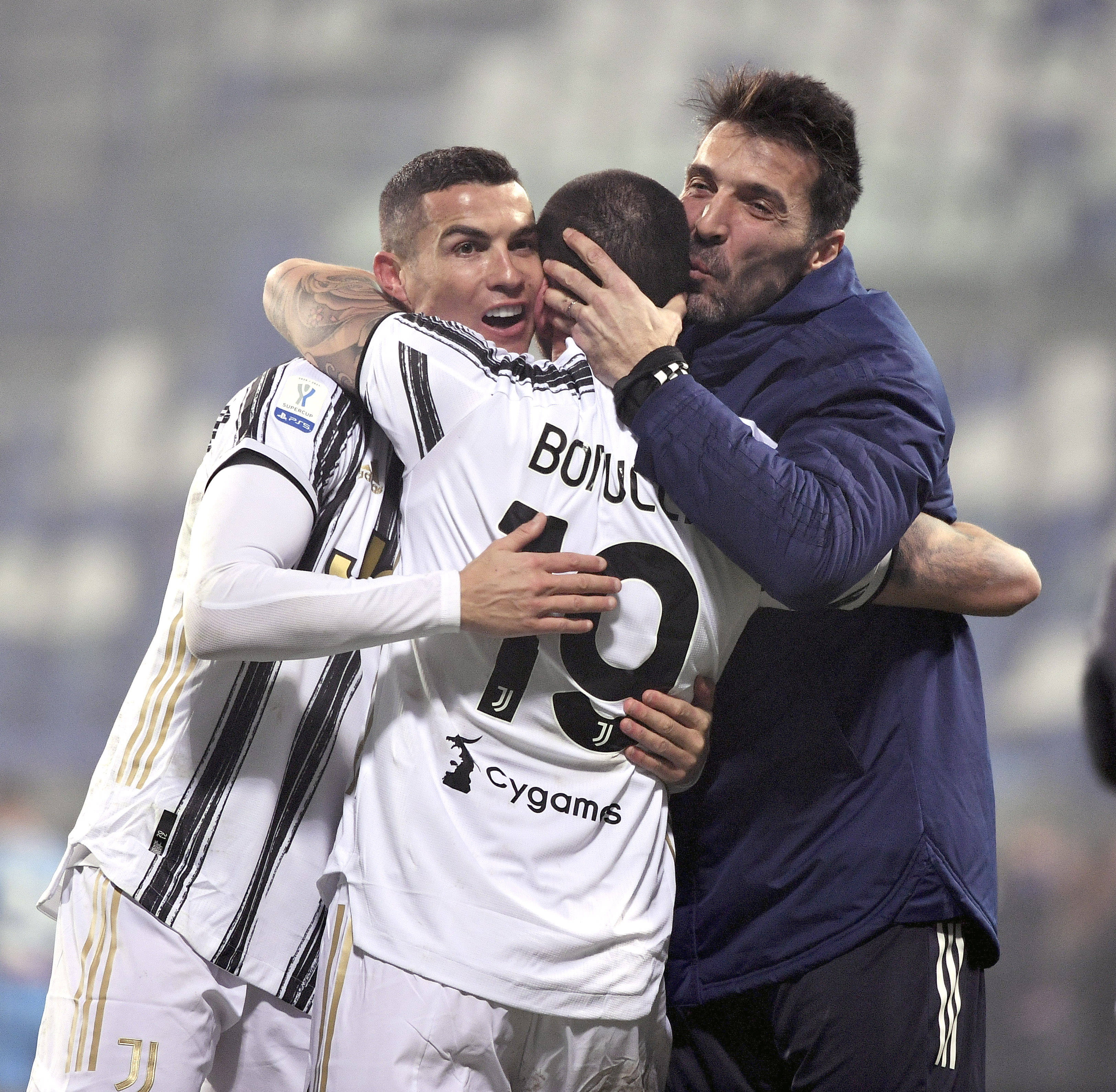 Ame：我生病了状态不好，感觉选手之间的配合沟通有点烂（Ame：身体抱恙状态欠佳，队内配合与沟通不够理想）