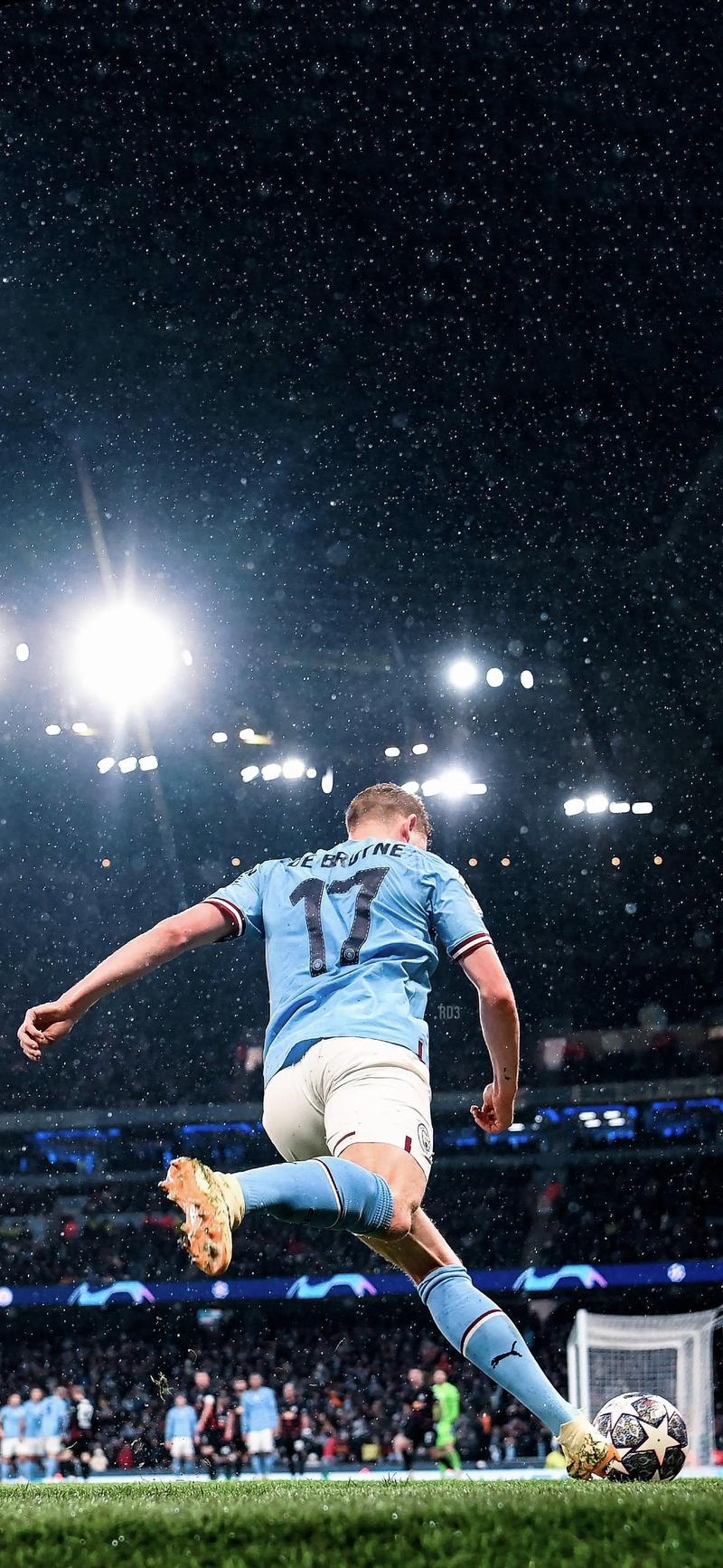 拜仁连续18场联赛每场都至少进两球，距德甲纪录只差两场（拜仁联赛已连18场至少攻入两球，距德甲纪录仅差两场）