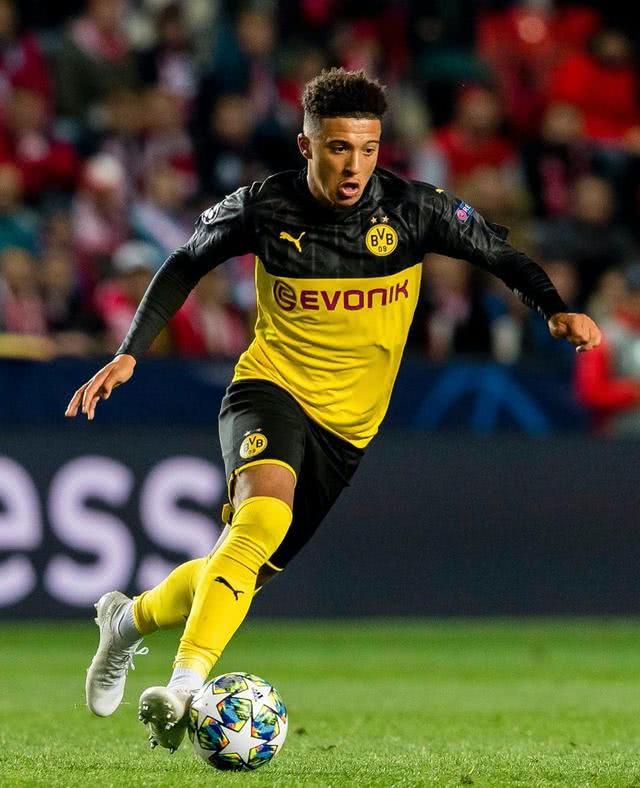 18岁“杜锋接班人”惊艳表现，广东男篮迎来新‘锋线大脑’（18岁杜锋接班人闪耀全场，广东男篮迎来锋线新大脑）