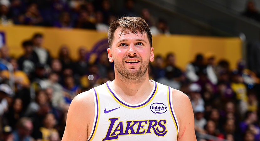 结束10场不胜！诺丁汉森林2-0波尔图，怀特、伊戈尔-热苏斯点射（终结10场不胜！诺丁汉森林2比0击退波尔图，怀特与伊戈尔-热苏斯点球建功）