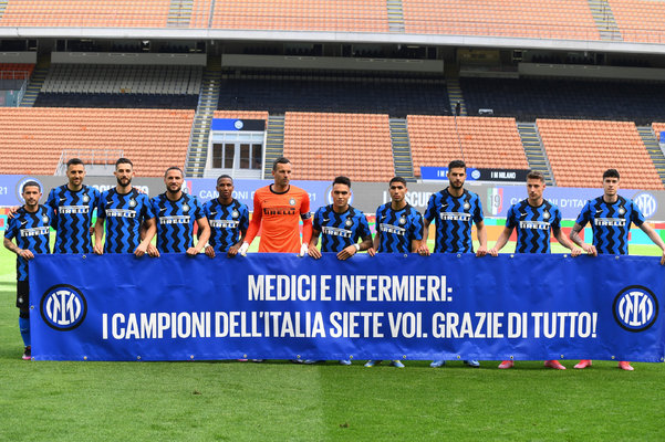 攻击方式似曾相识，皇社球迷骂屡次出格的苏契奇有唐氏综合征（攻击方式再现，皇社球迷以唐氏综合征侮辱屡次出格的苏契奇）