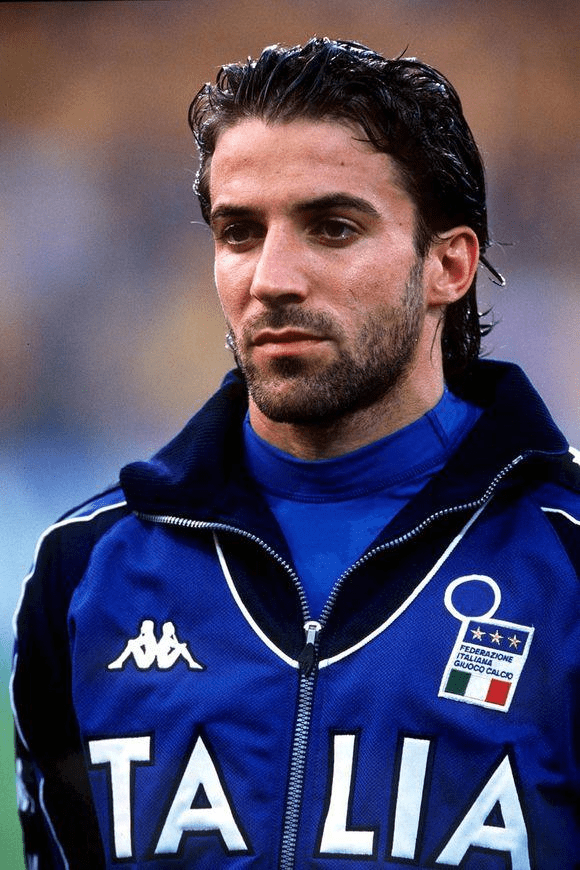 六台：拉莫斯倾向回欧洲踢球，以便世界杯前重回西班牙队（六台：拉莫斯倾向重返欧洲联赛，力争在世界杯前回归西班牙队）