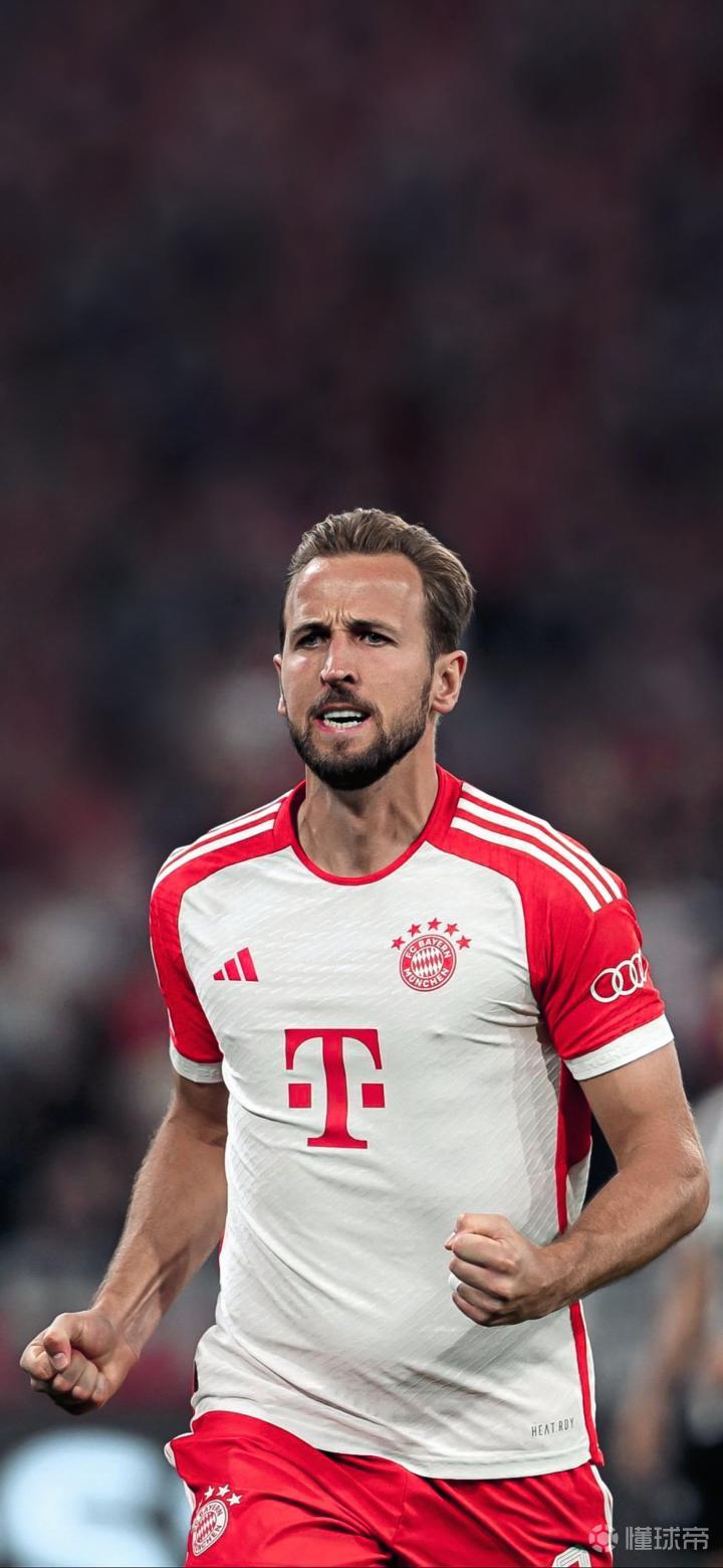 24名落差太扎心，郑钦文明年能重返前十吗？（排名跌至24位太揪心，郑钦文明年还能重回前十吗？）