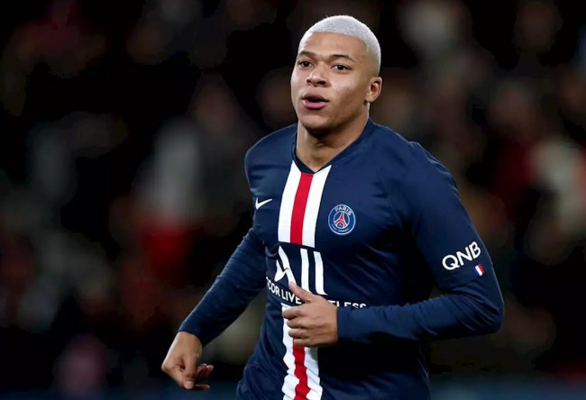 维蒂尼亚是第九位欧冠对英格兰球队戴帽球员，也是葡萄牙首人（维蒂尼亚欧冠对英格兰队戴帽，史上第九人且为葡萄牙首例）