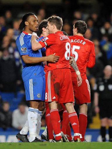 西甲半场：伦布雷拉斯闪击，亚马尔破门，巴萨2-1阿拉维斯（西甲半场战报：伦布雷拉斯闪电破门，亚马尔建功，巴萨暂2-1领先阿拉维斯）