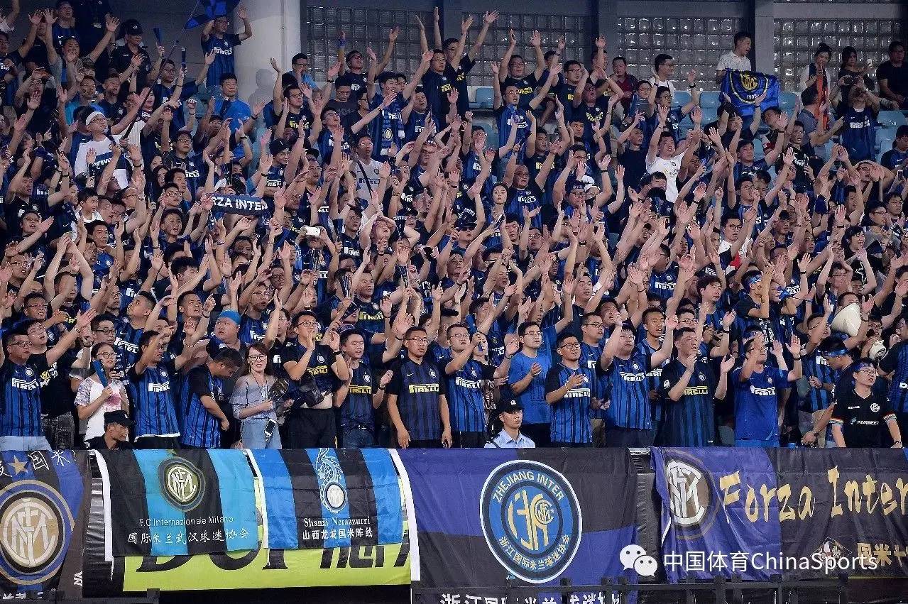 第四次，曼联错失进入欧冠区的机会。（曼联第四次与欧冠区擦肩而过）