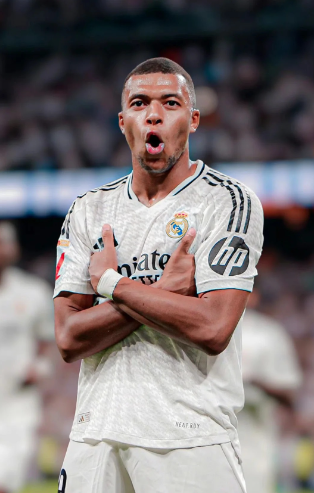 奥巴梅扬：自豪作为队长带枪手夺足总杯；后悔从巴萨去蓝军（奥巴梅扬：以队长之名率阿森纳加冕足总杯倍感荣耀；从巴萨转投切尔西成一大遗憾）