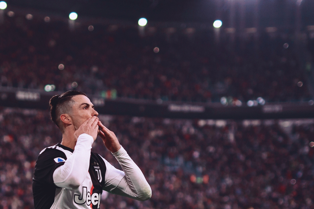 普拉蒂尼等尤文传奇与一线队见面，并参观海瑟尔惨案纪念碑（普拉蒂尼领衔尤文名宿与一线队会晤，致敬海瑟尔惨案纪念碑）